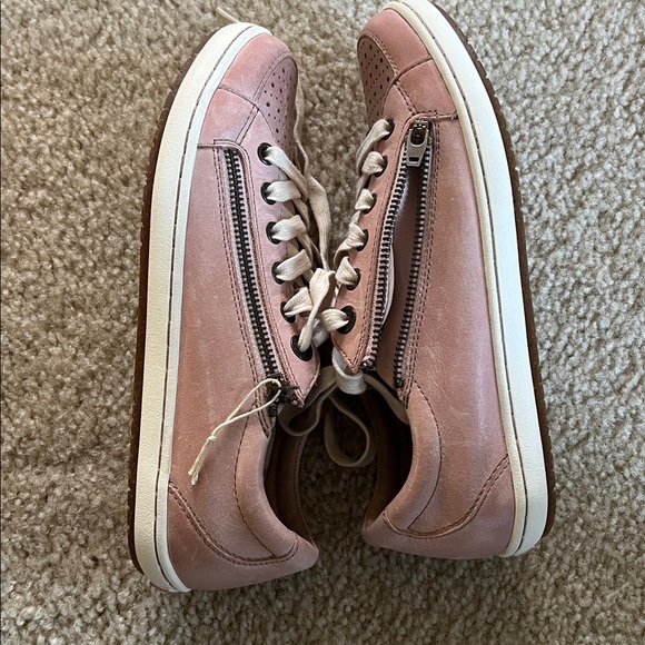 Taos Zipster Shell Pink Leather Sneakers Size 8 NWOB - Picture 7 of 9